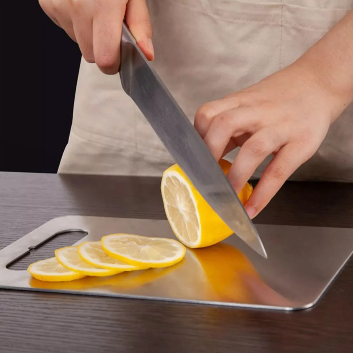 Simmr.™ Titanium Cutting Board