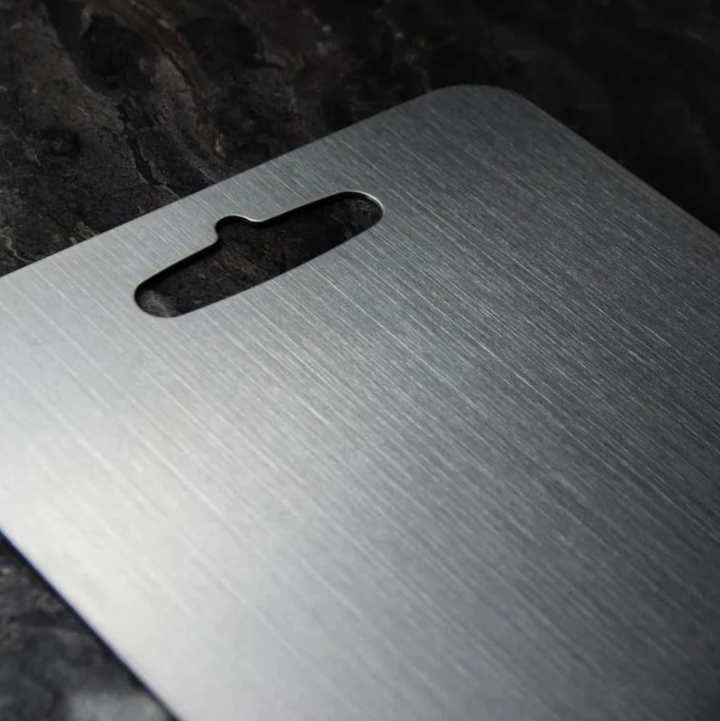 Simmr.™ Titanium Cutting Board